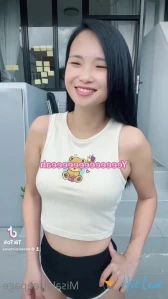 4352772