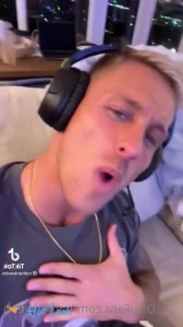 4917316
