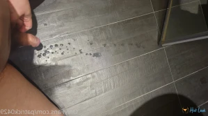 2976472