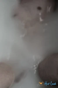 10997660
