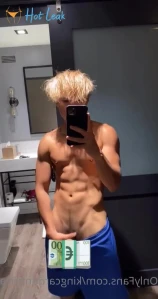 4928582