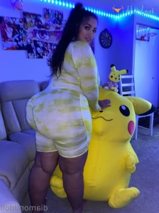 5717338