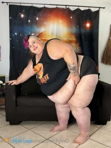 7896025