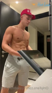 4555686