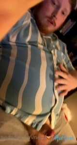4557886