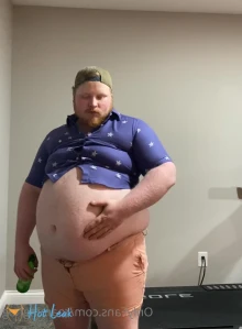 4557896
