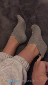 4571637