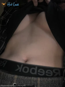 5685954