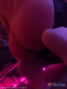 5686086