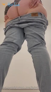 4581893