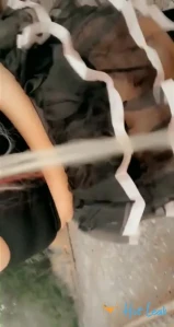 4937573