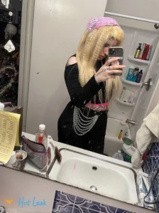 2724493