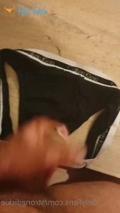 4938664