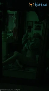 5772568