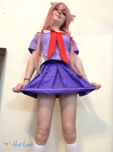 5649985