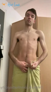 4599099