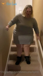 4603884