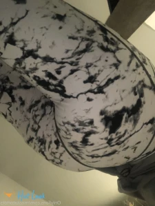 5664700