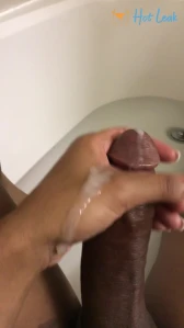 8785913