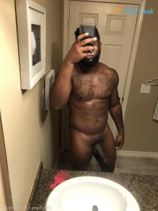 2605942