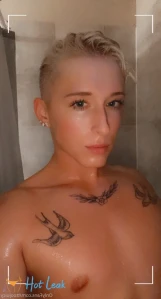 5832884