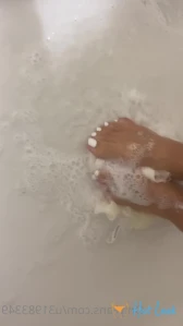 10589554