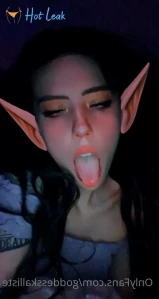 4611570