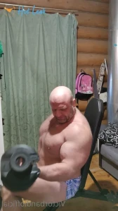 4612915