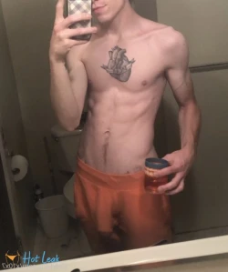 2585818