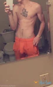 2585881