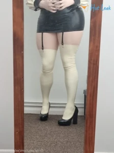 5630618