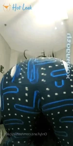 7853423