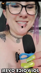 7853428