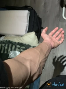 5699889