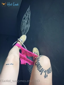 2569926