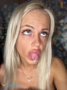 2577372