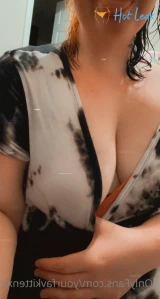 2571018