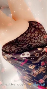2571074