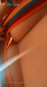 2571355