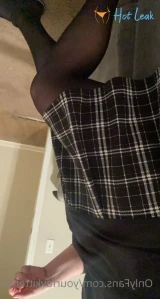2571364
