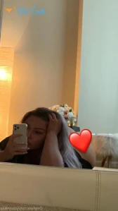 2573933