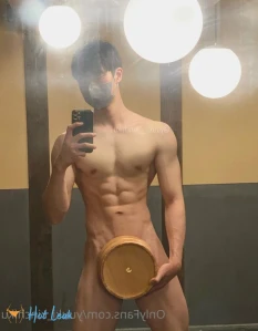 2570237