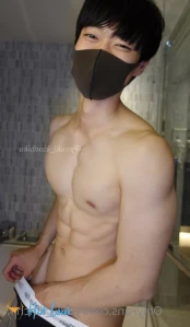 2570245