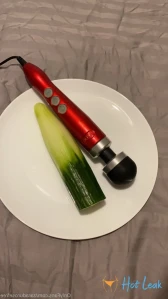 2568546