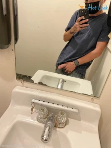 5690128