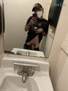 5690140