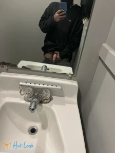 5690324