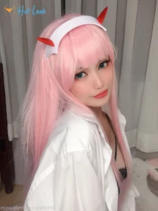 5621055