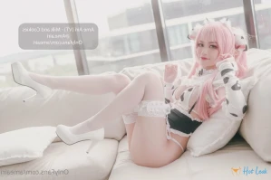5621204