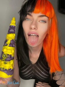 5982370